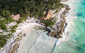 Casa Agape Boutique Hotel Rooftop Pool & Beach Club Access